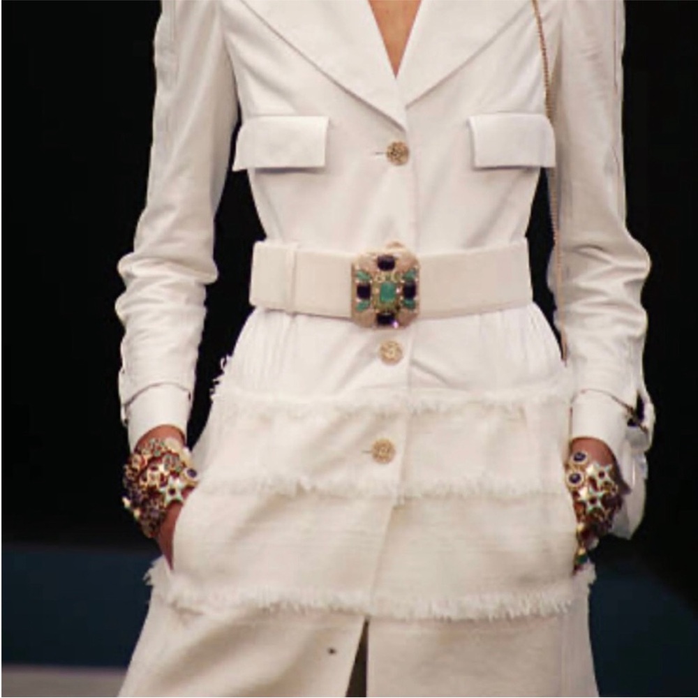 White Suede Chanel Gripoix Pate De Verre Belt Year 2008 - Picture 2 of 12